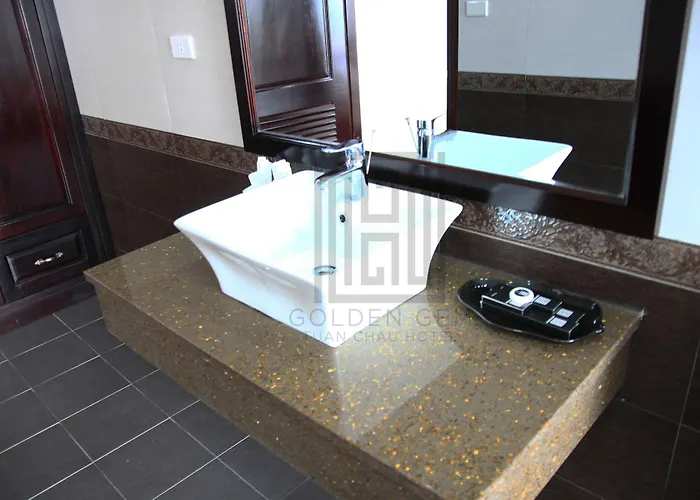 Golden Gem Tuan Chau Hotel 2*